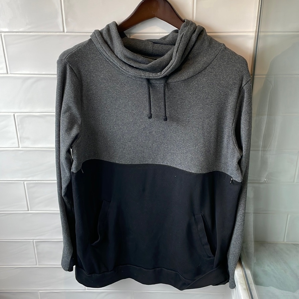 Black and grey nursing queen top